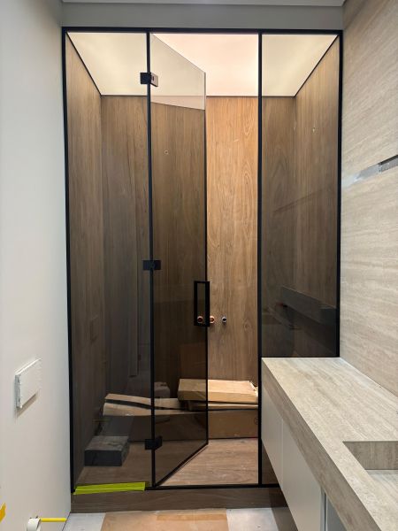 Душевое ограждение в ЖК «Континенталь»